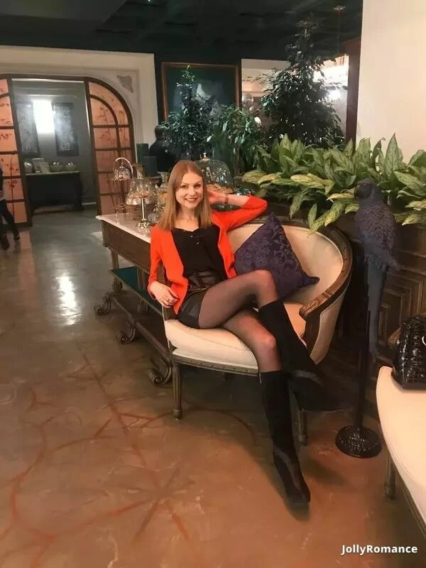 Karina Profile image 2