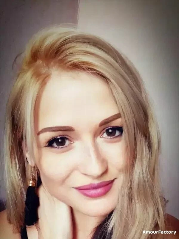 Ksenia Profile image 1