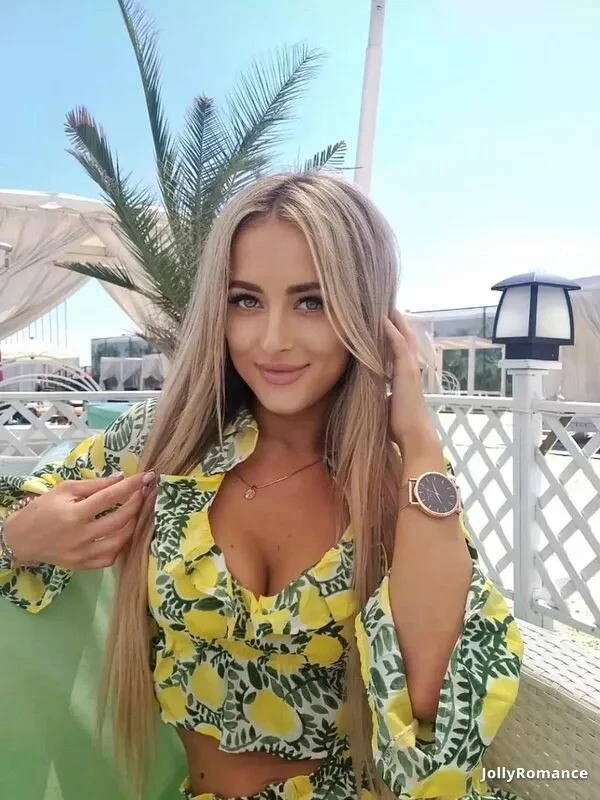 Alexandra Profile image 4