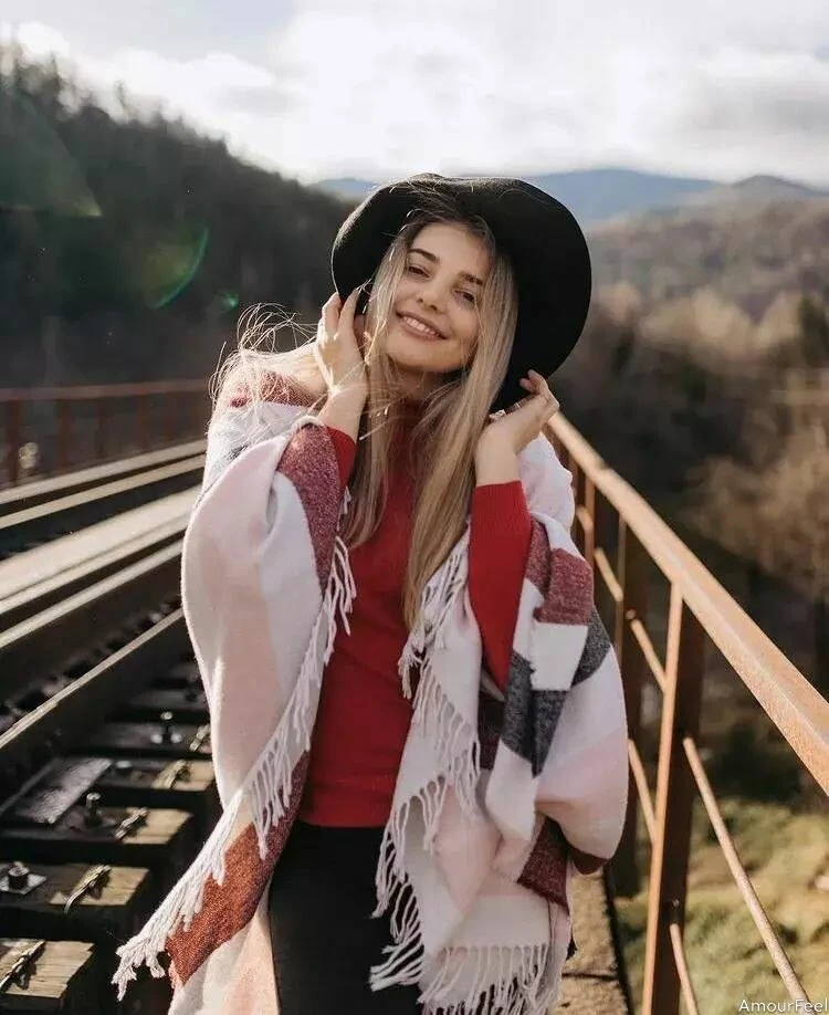 Oksana Profile image 4