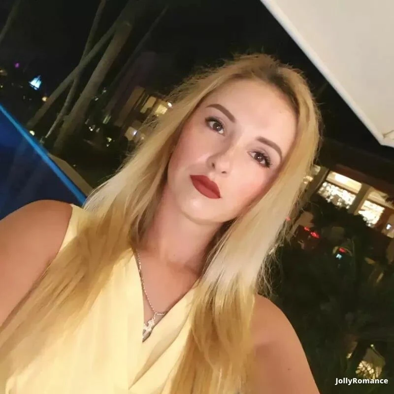 Aleksandra Profile image 2