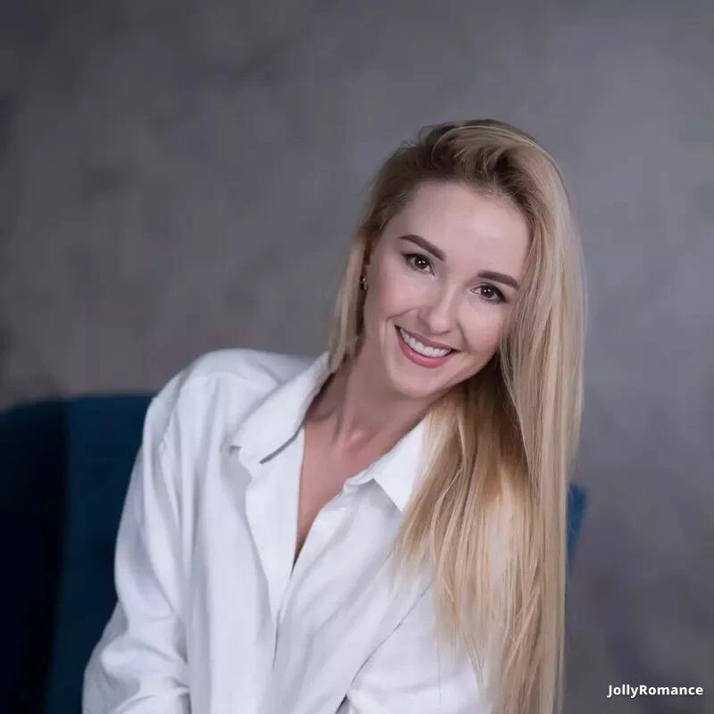 Aleksandra Profile image 3
