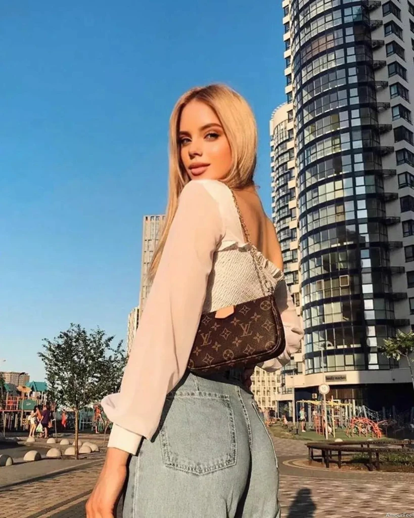 Alexandra Profile image 4
