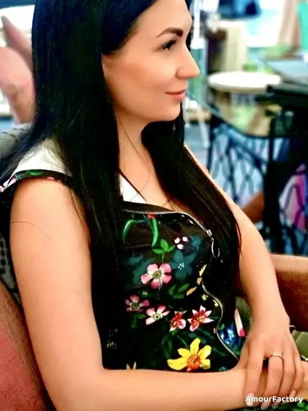 Valeria Profile image 1